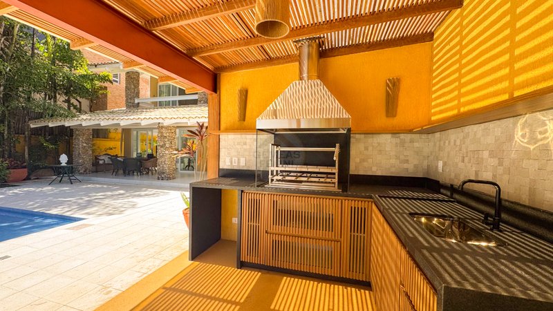 Casa P&eacute; na Areia na Praia de Juquehy com Piscina e Jardim - LOCA&Ccedil;&Atilde;O DI&Aacute;RIA  São Sebastião - 