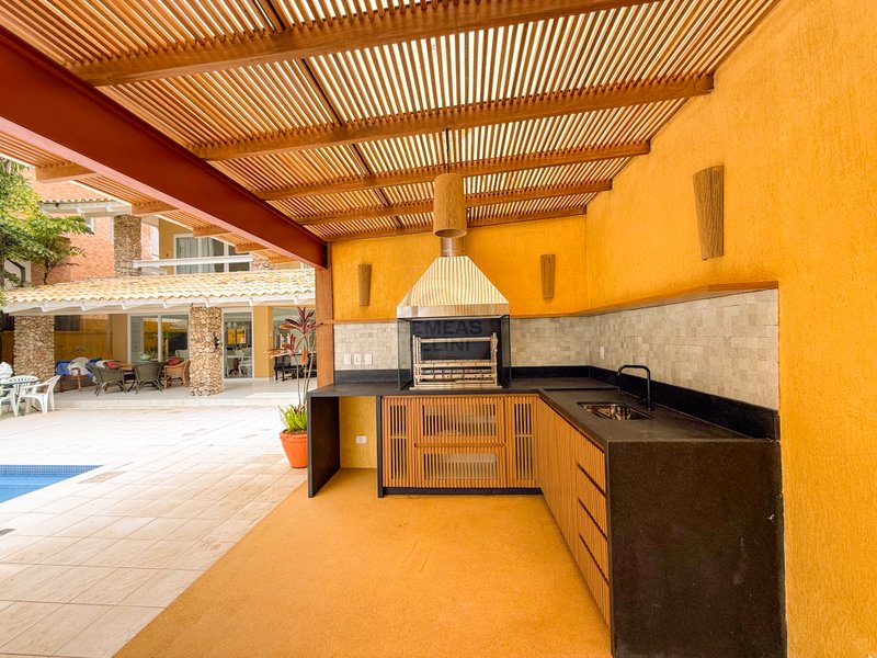 Casa P&eacute; na Areia na Praia de Juquehy com Piscina e Jardim - LOCA&Ccedil;&Atilde;O DI&Aacute;RIA  São Sebastião - 