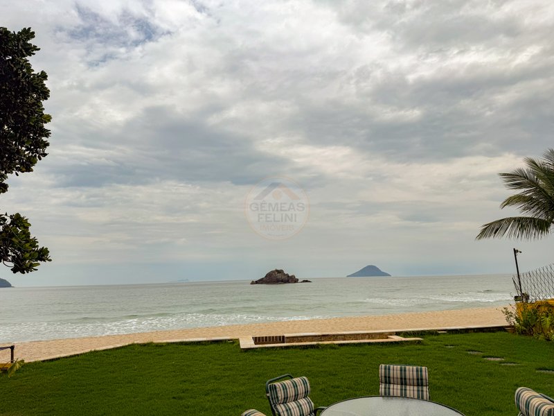 Casa P&eacute; na Areia na Praia de Juquehy com Piscina e Jardim - LOCA&Ccedil;&Atilde;O DI&Aacute;RIA  São Sebastião - 
