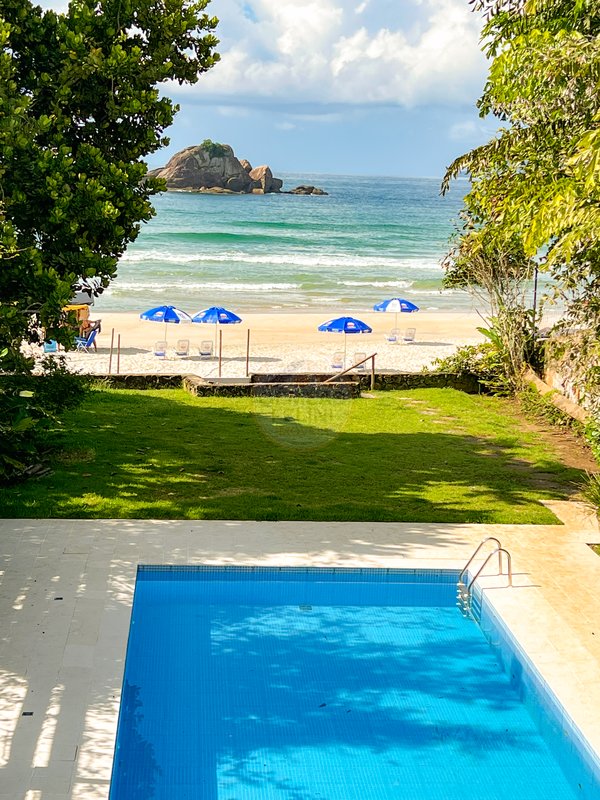 Casa Pé na Areia na Praia de Juquehy com Piscina e Jardim - LOCAÇÃO DIÁRIA - São Sebastião - 