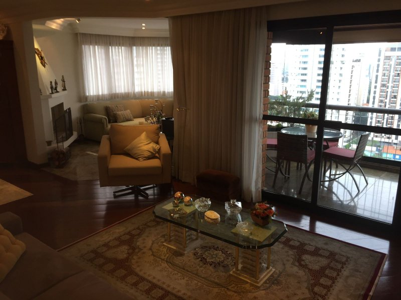 4 quartos, 4 suites, 4 vagas, 200m Rua Inhambú São Paulo - 