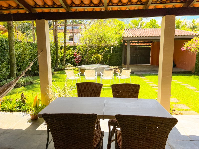 Casa fora de condomínio com 4 quartos na Praia de Barra do Una  São Sebastião - 