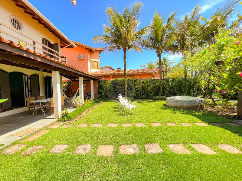 Casa fora de condomínio com 4 quartos na Praia de Barra do Una  São Sebastião - 
