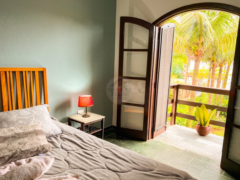 Casa fora de condomínio com 4 quartos na Praia de Barra do Una  São Sebastião - 