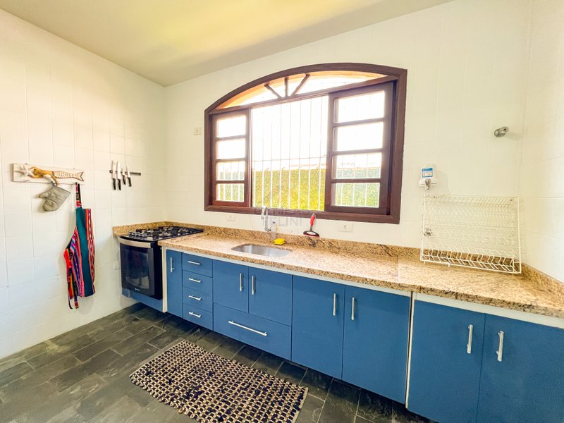 Casa fora de condomínio com 4 quartos na Praia de Barra do Una  São Sebastião - 