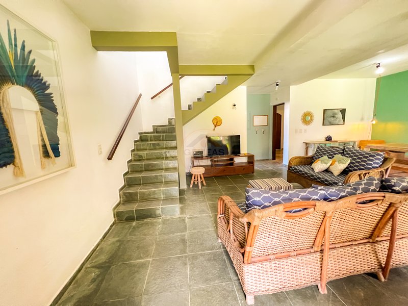 Casa fora de condomínio com 4 quartos na Praia de Barra do Una  São Sebastião - 