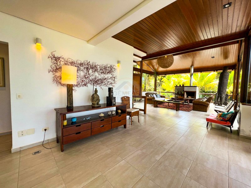 Casa Vista Mar na Praia de Juquehy no Canto Nobre da Praia - LOCAÇÃO ANUAL - São Sebastião - 