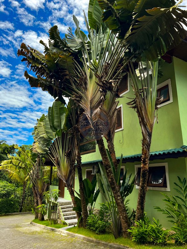 Casa Vista Mar na Praia de Juquehy no Canto Nobre da Praia - LOCAÇÃO ANUAL - São Sebastião - 