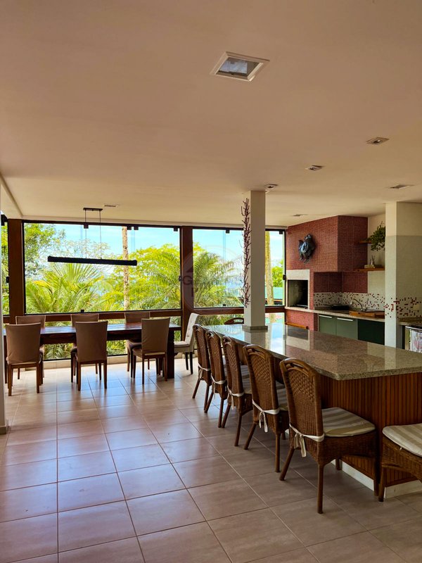 Casa Vista Mar na Praia de Juquehy no Canto Nobre da Praia - LOCAÇÃO ANUAL - São Sebastião - 