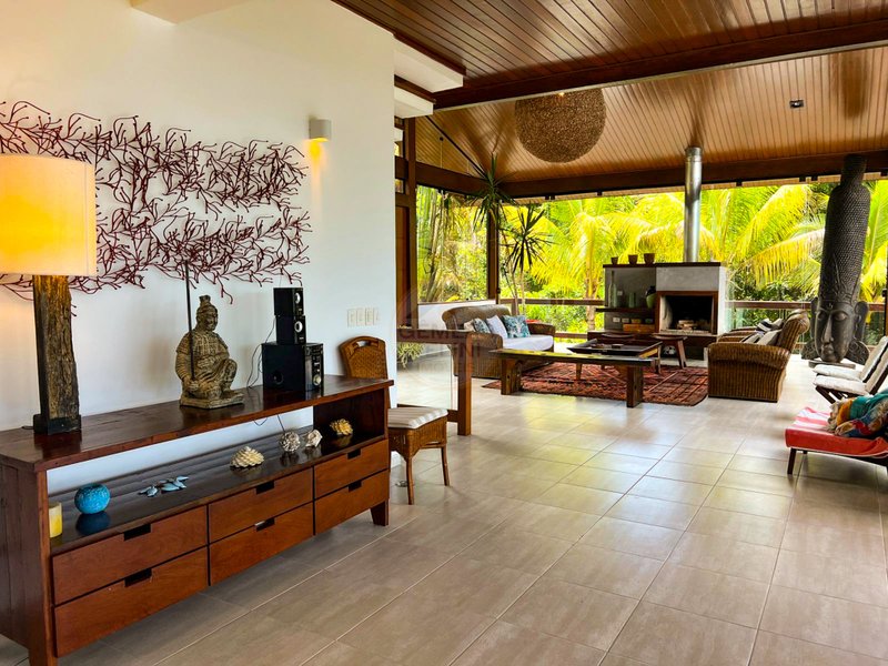 Casa Vista Mar na Praia de Juquehy no Canto Nobre da Praia - LOCAÇÃO ANUAL - São Sebastião - 