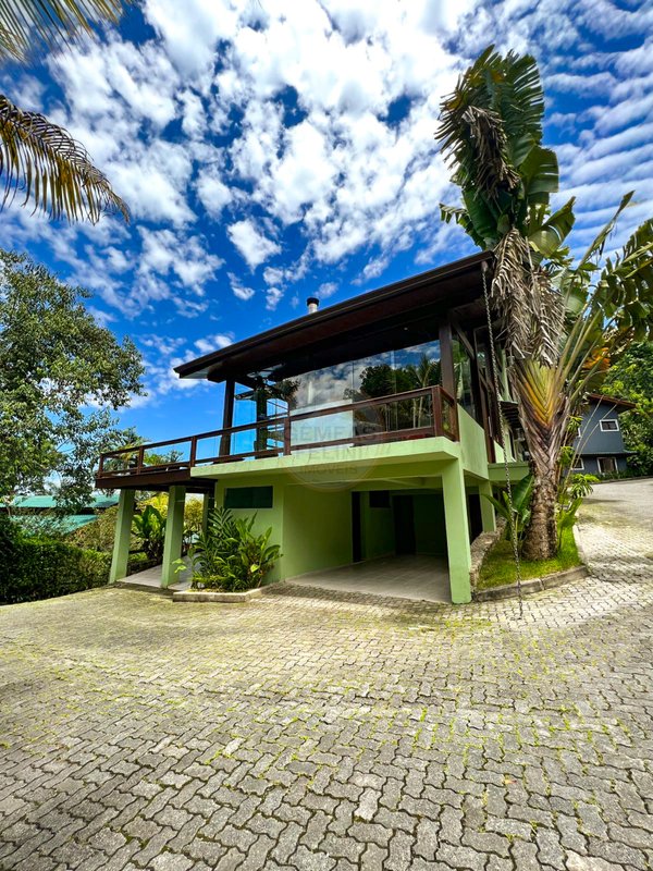 Casa Vista Mar na Praia de Juquehy no Canto Nobre da Praia - LOCAÇÃO ANUAL - São Sebastião - 