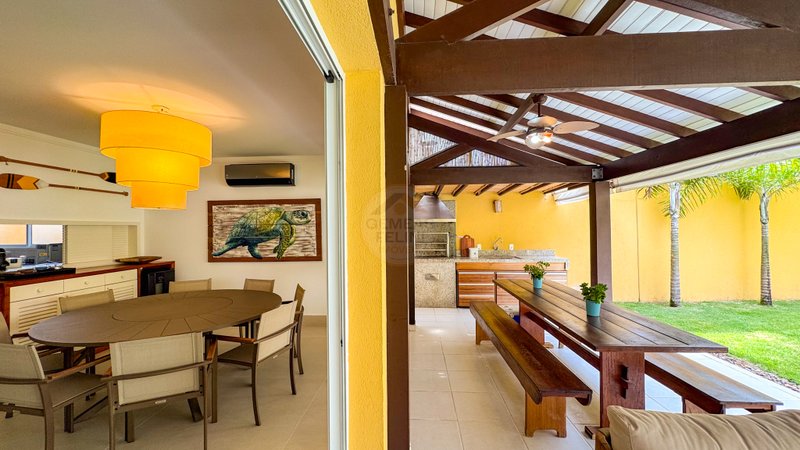 Casa em condom&iacute;nio 50 m da Praia de Juquehy - VENDA  São Sebastião - 