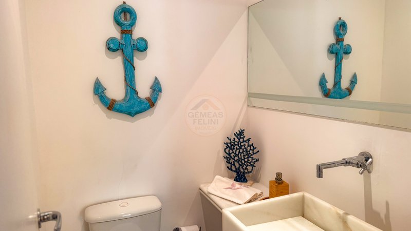 Casa em condom&iacute;nio 50 m da Praia de Juquehy - VENDA  São Sebastião - 