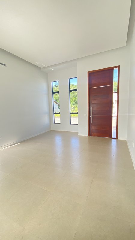 CASA DE ALTO PADRÃO DE 1 SUÍTE + 2 DORMITÓRIOS  NA GUABIRUBA - Guabiruba - 