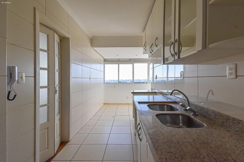 Apartamento 3 dormitórios para Venda em Porto Alegre, Medianeira, 3 dormitórios, 2 banheir  Porto Alegre - 