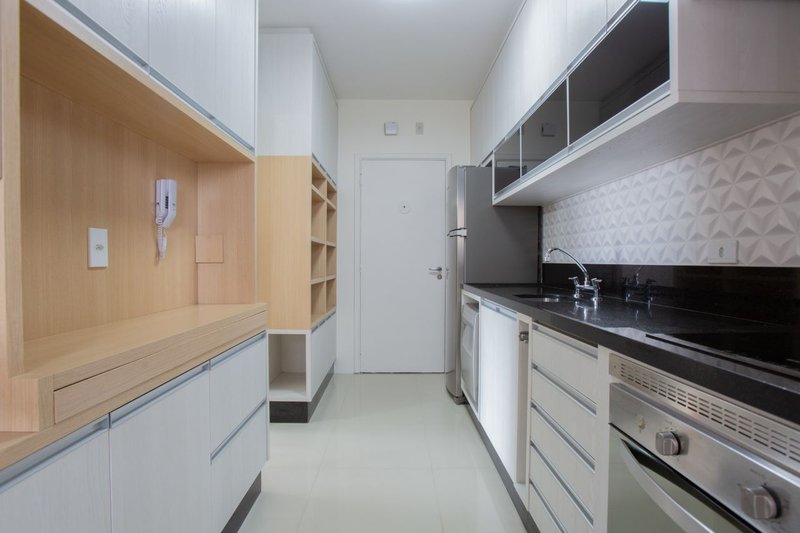 Apartamento à venda 1 dorm, Vila Nova Conceição, SP - R$ 2 mi Rua Bueno Brandão São Paulo - 
