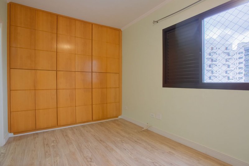 Apartamento à venda 1 dorm, Vila Nova Conceição, SP - R$ 2 mi Rua Bueno Brandão São Paulo - 