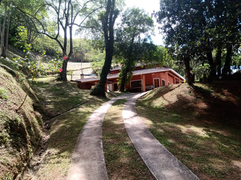 CHACARA COM 5.800 METROS EM SÃO JOSÉ DOS CAMPOS SP - São José dos Campos - 