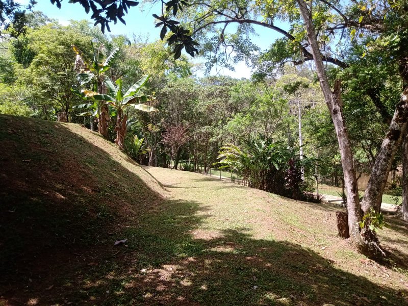 CHACARA COM 5.800 METROS EM SÃO JOSÉ DOS CAMPOS SP - São José dos Campos - 