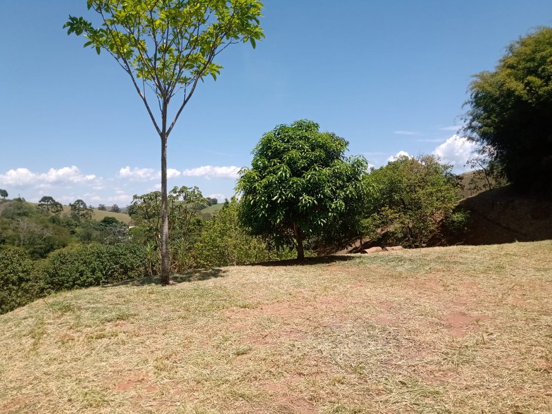 CHACARA COM 5.800 METROS EM SÃO JOSÉ DOS CAMPOS SP - São José dos Campos - 
