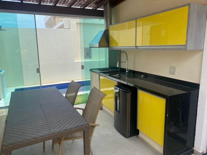 Casa em Condominio Fechado em Abrantes, porteira fechada com piscina Rua Fernando de Cima Camaçari - 
