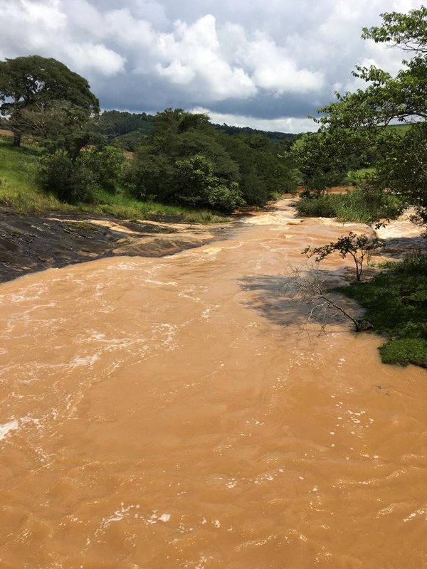 FAZENDA COM 107 ALQUIRES EM POUSO ALEGRE MG - Pouso Alegre - 