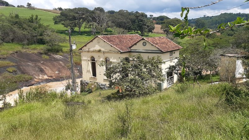 FAZENDA COM 107 ALQUIRES EM POUSO ALEGRE MG - Pouso Alegre - 