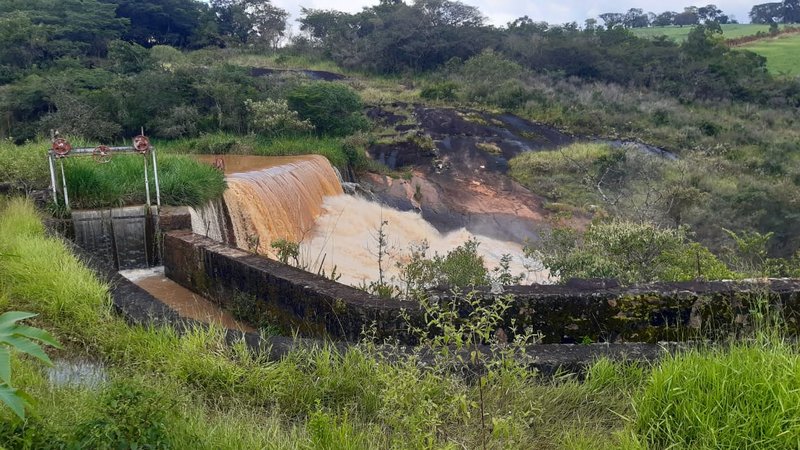 FAZENDA COM 107 ALQUIRES EM POUSO ALEGRE MG - Pouso Alegre - 