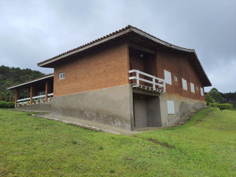 FAZENDA COM 83 ALQUEIRES EM DELFIM MOREIRA/MINAS GERAIS - DELFIM MOREIRA - 