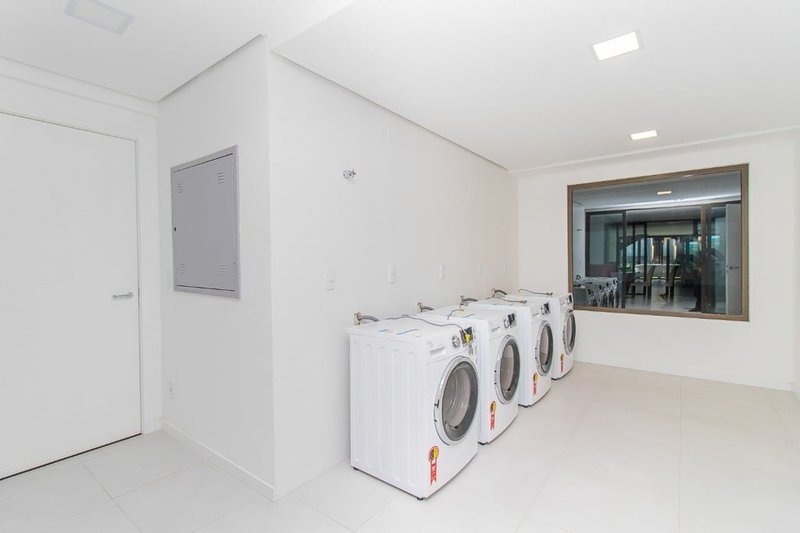 Apartamento Own Apto 120 36m² 1D Oito de Julho Porto Alegre - 