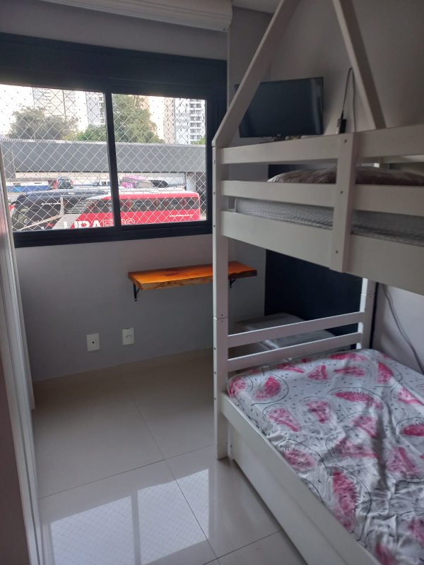 Trata - se de um apartamento no Piscine Home Resort com 2 dormitórios com suíte e vaga;  Osasco - 