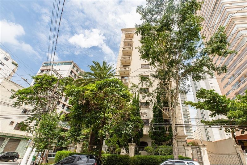 Apartamento em Moema com 150m² Diógenes Ribeiro de Lima São Paulo - 