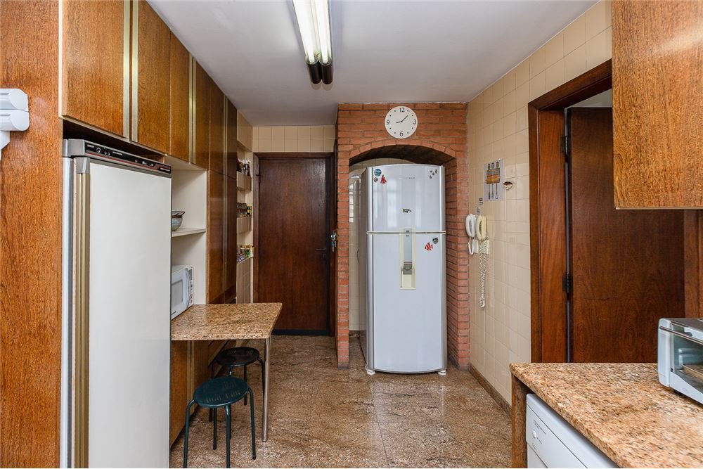 Apartamento à venda com 3 quartos, 210m² - Foto 25