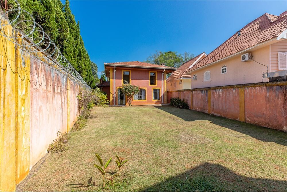 Casa à venda com 5 quartos, 351m² - Foto 3