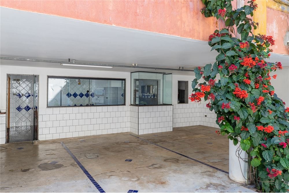 Casa à venda com 5 quartos, 351m² - Foto 4