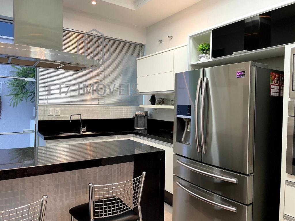 Casa à venda com 3 quartos, 327m² - Foto 38