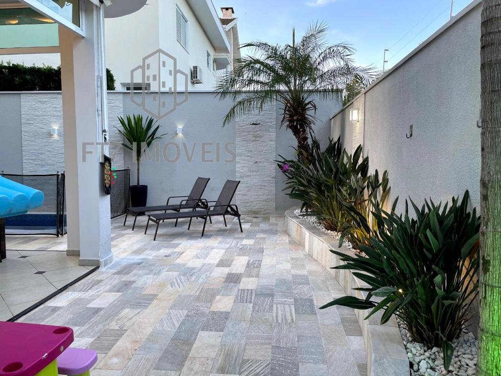 Casa à venda com 3 quartos, 327m² - Foto 14