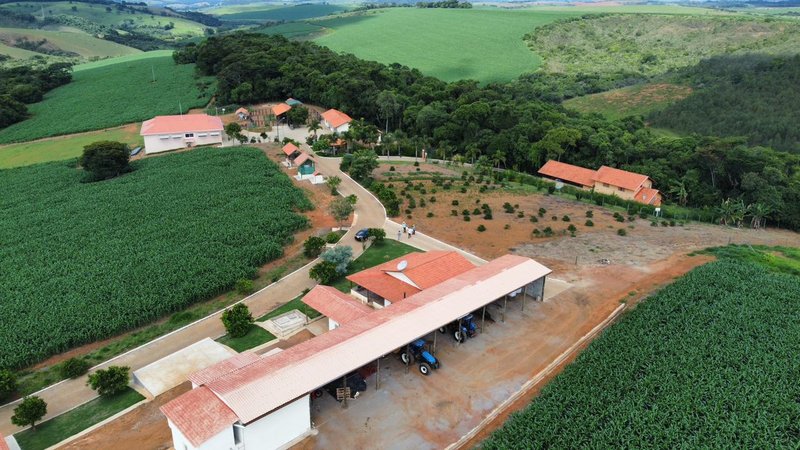 FAZENDA COM 176 HECTARES EM MINDURI MG - MINDURI - 