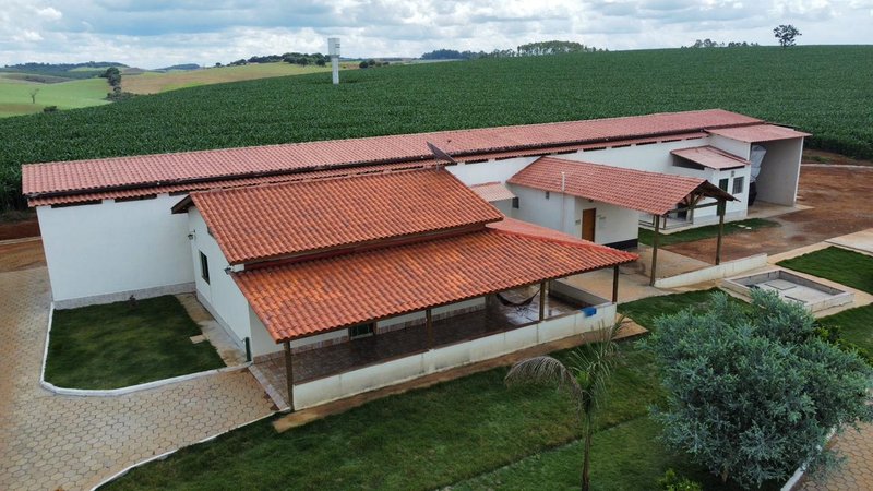 FAZENDA COM 176 HECTARES EM MINDURI MG - MINDURI - 