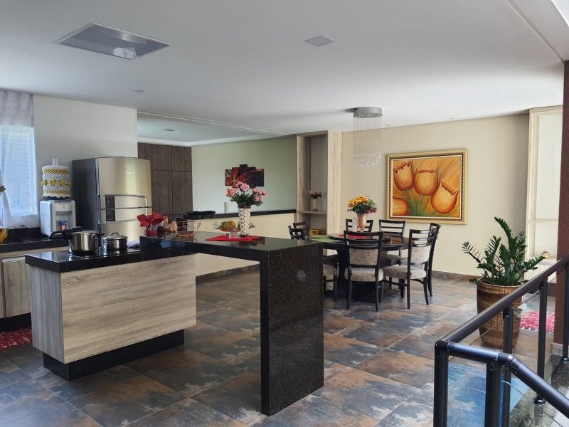 CASA EM CONDOMINO EM JACAREI SP - São José dos Campos - 