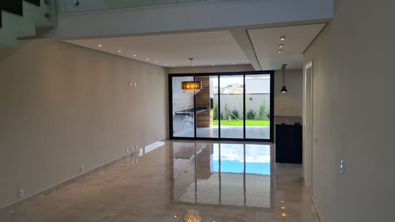 CASA EM CONDOMINO EM JACAREI SP - São José dos Campos - 