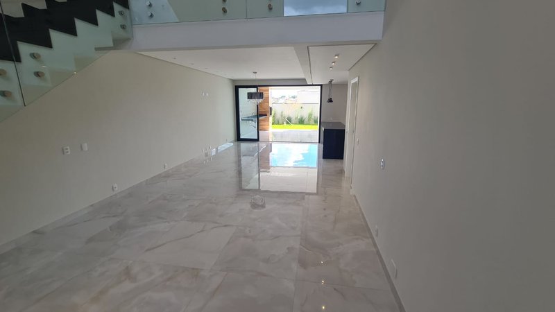 CASA EM CONDOMINO EM JACAREI SP - São José dos Campos - 