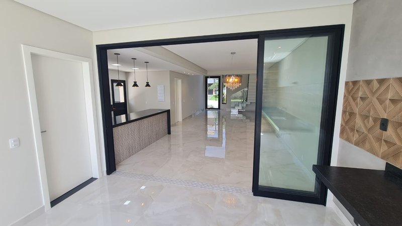 CASA EM CONDOMINO EM JACAREI SP - São José dos Campos - 