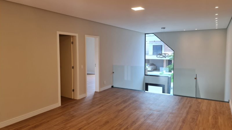 CASA EM CONDOMINO EM JACAREI SP - São José dos Campos - 