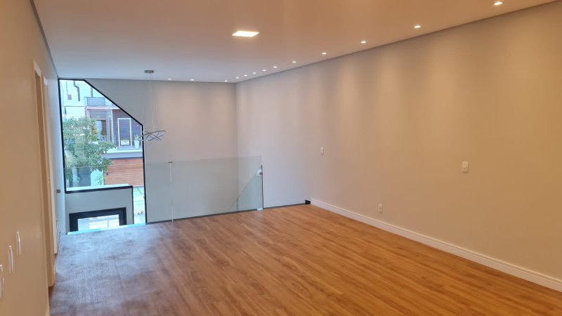 CASA EM CONDOMINO EM JACAREI SP - São José dos Campos - 