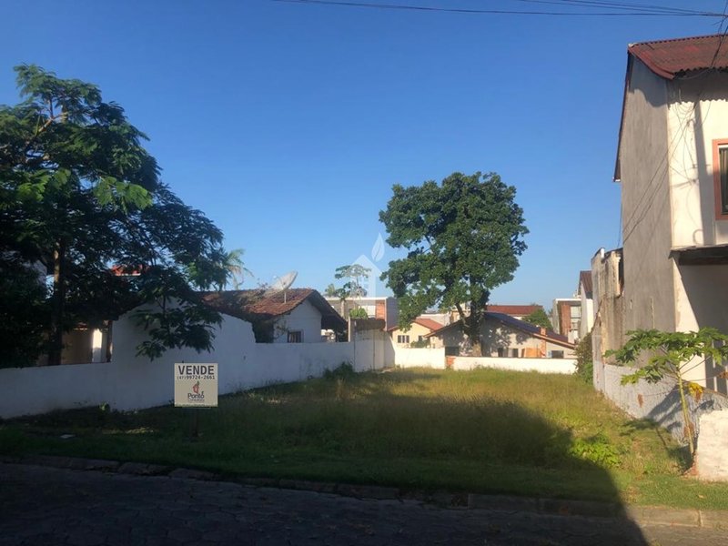 Excelente oportunidade de investimento na Praia de Itaguaçu - SFS Rua Tirana São Francisco do Sul - 