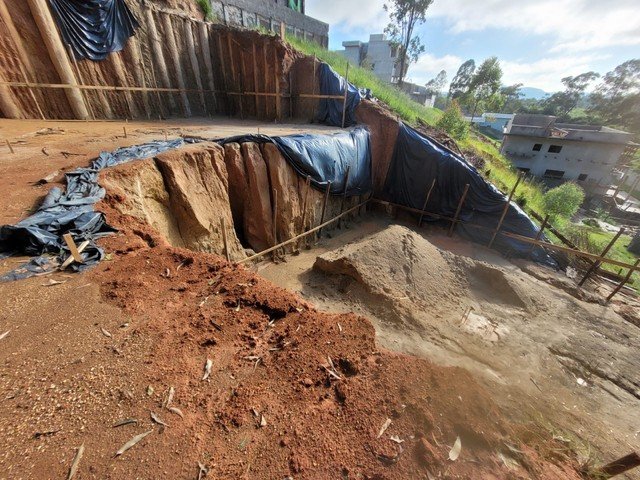 Trata - se de uma Casa em fase de obras no condominio Reserva santa com 312m² com 3 suítes Estrada de Santo André Santana de Parnaíba - 