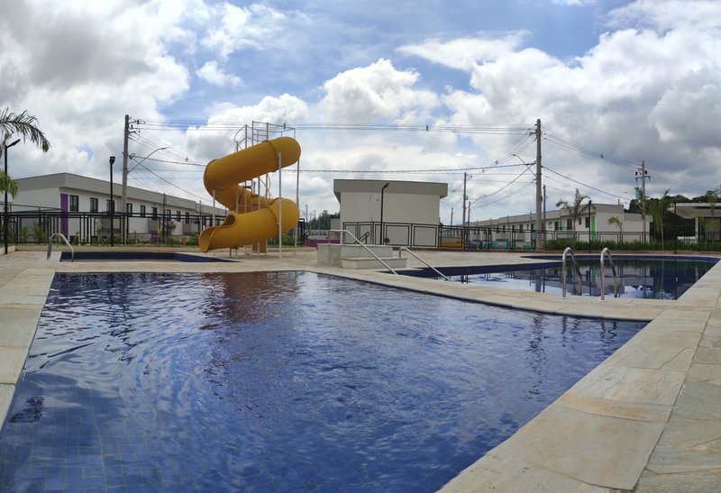 Trata - se de uma Casa no condominio parque sindona com 2 dormitórios e 2 vagas;  Cotia - 