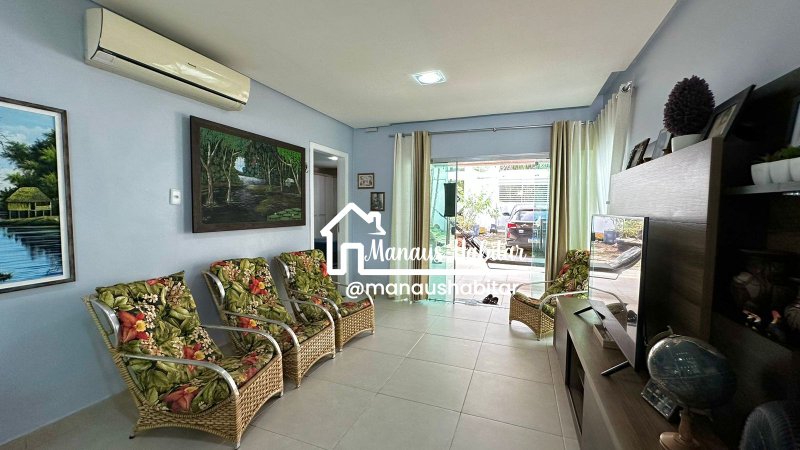 Casa em condomínio na região da Ponta Negra com 03 dormitórios, suíte e piscina! FINANCIA! Residencial Tarumã Manaus - 