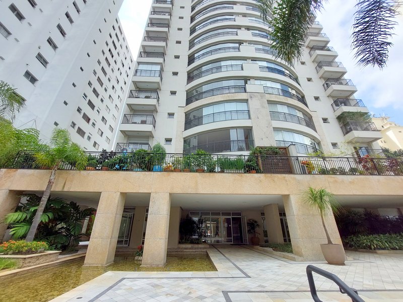 Apartamento á venda 4 Quartos. Campo Belo - SP, R$ 3.700.000,00 Rua Barão do Triunfo São Paulo - 